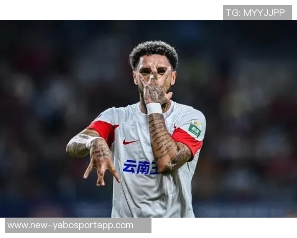 杨瑞琪在比赛最后时刻进球挽回颜面梅州仍以1-4落后于玉昆